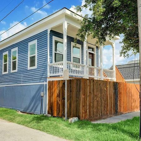 Renovated Beach Bungalow! 加尔维斯敦 外观 照片