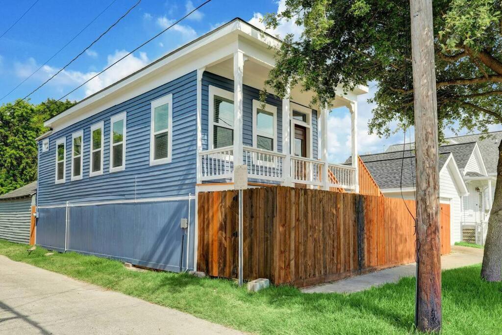 Renovated Beach Bungalow! 加尔维斯敦 外观 照片