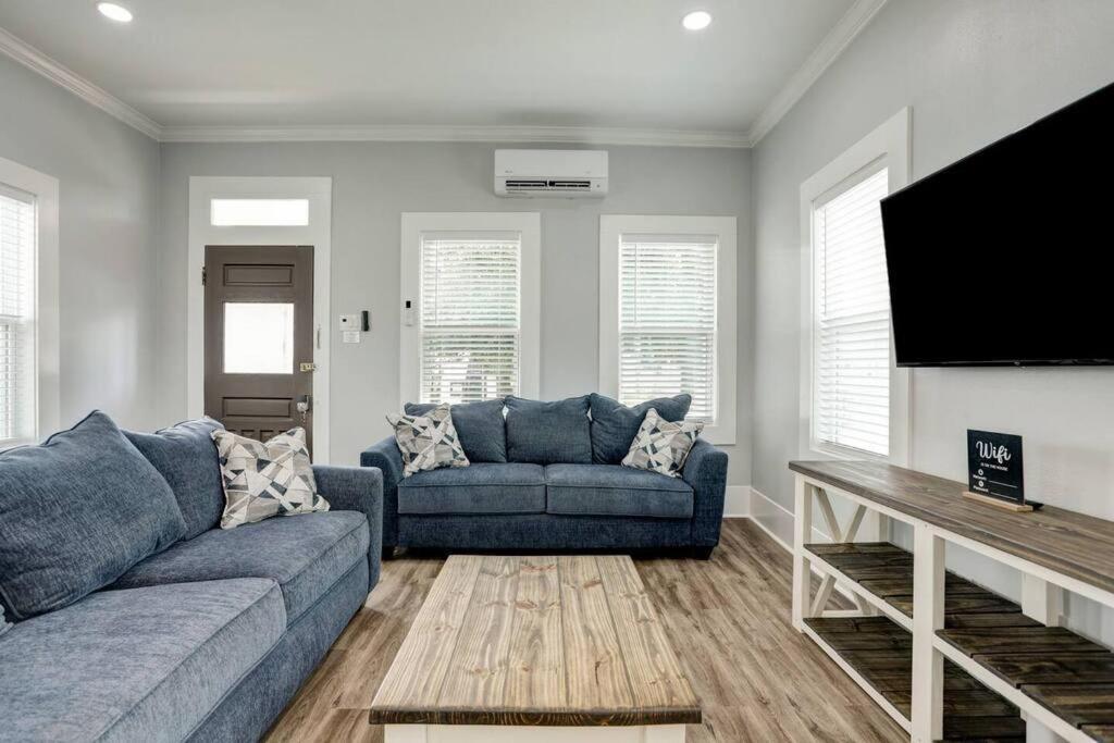 Renovated Beach Bungalow! 加尔维斯敦 外观 照片